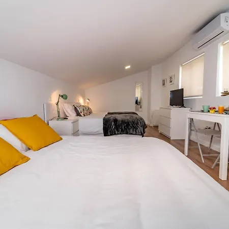 Praca Velha Ii - Estudio No Centro De Appartement Braga
